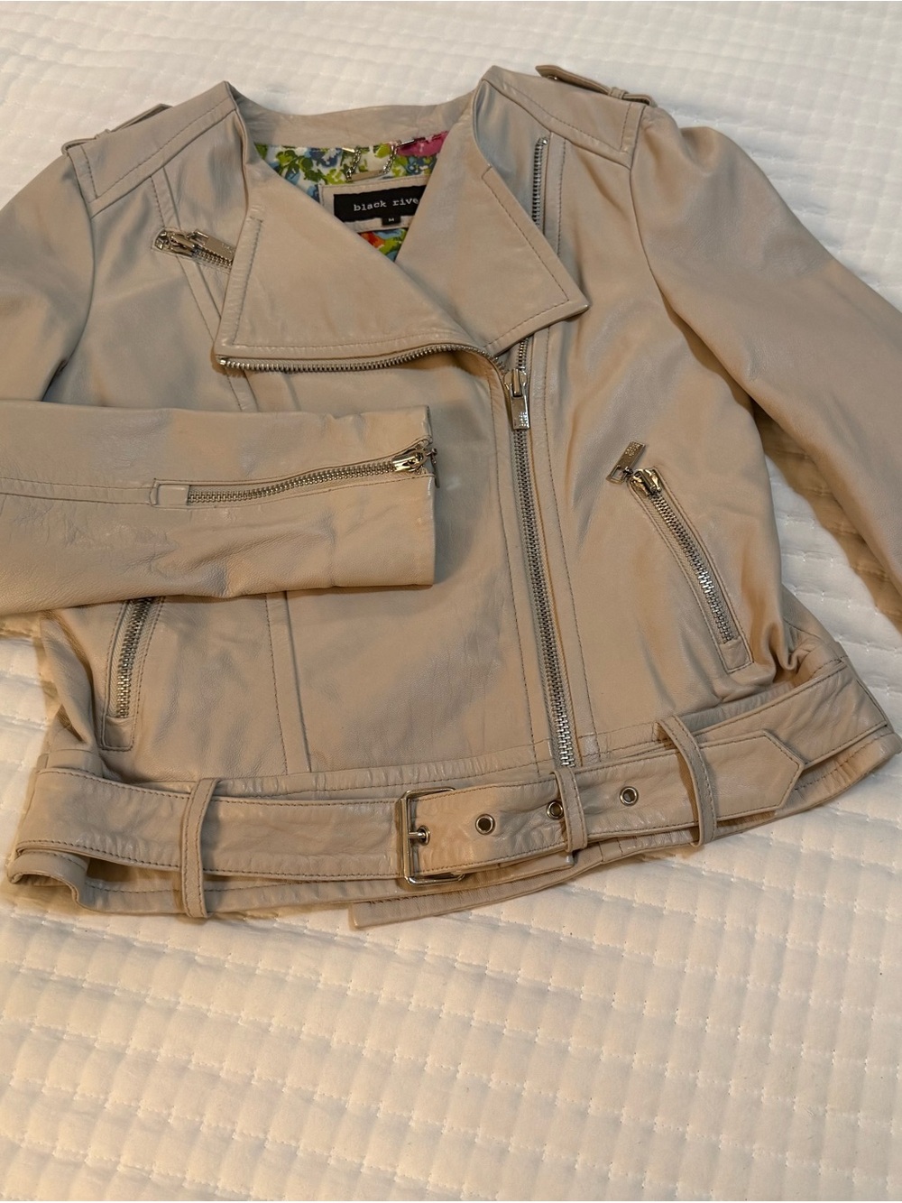 Black Rivet Light Beige/Cream Lanbskin Moto Jacket with Belt
